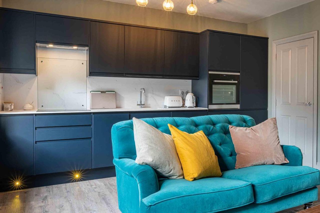 باث Beautiful Modern 1 Bedroom Apartment, City Centre المظهر الخارجي الصورة