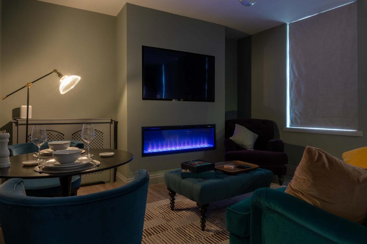 باث Beautiful Modern 1 Bedroom Apartment, City Centre المظهر الخارجي الصورة